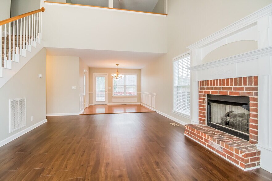 Building Photo - 2910 Iona Dr