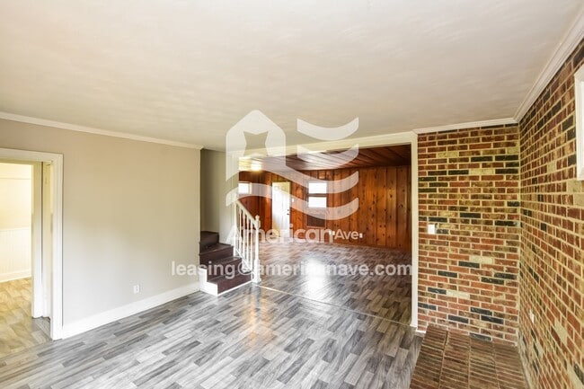 Building Photo - 1810 College St SE