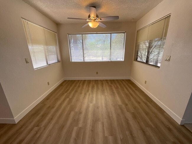 Building Photo - Great Northwest location Magee & La Canada