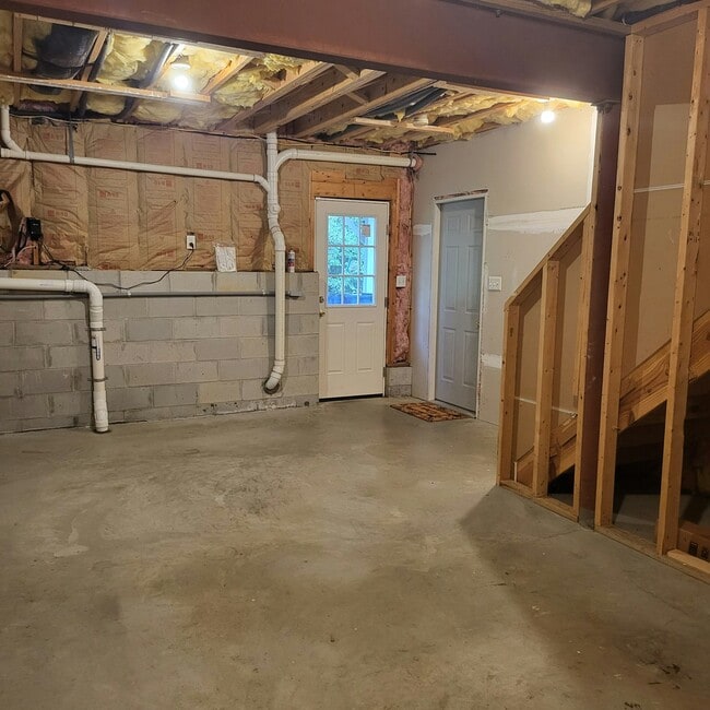 Building Photo - 12302 Hillcreek Cir