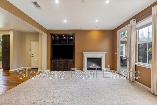 Building Photo - 2512 Piccadilly Cir