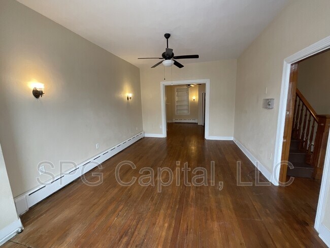 Building Photo - 104 N Main St