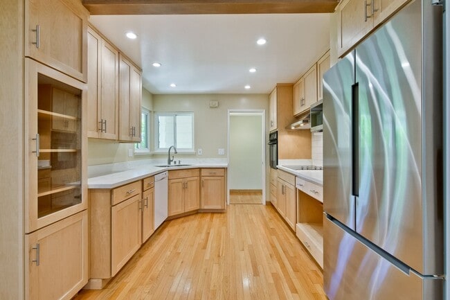 Building Photo - Charming Updated 4 Bedroom Home in Santa C...