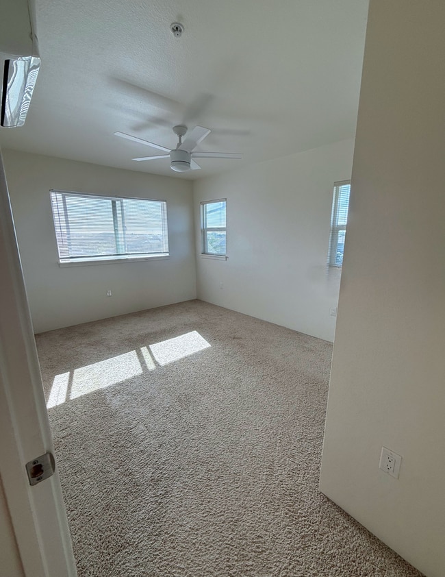 Building Photo - 3/2.5/2 Townhome is Kapolei- Pohakala at M...