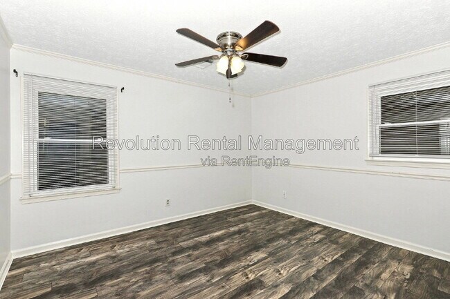 Building Photo - 115 Hickory Ave
