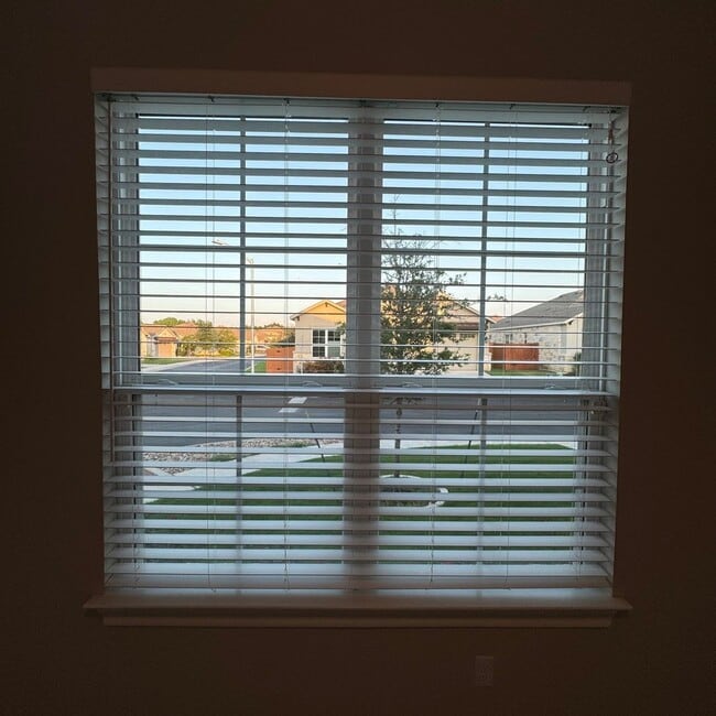 Building Photo - 3750 E Palm Valley Blvd