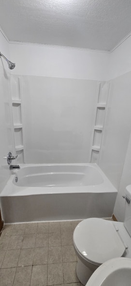 Building Photo - 214 4th Ave