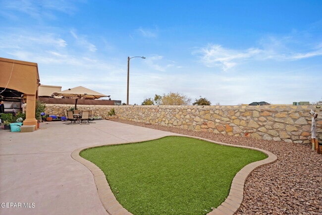 Building Photo - 3845 Tierra Campa Dr