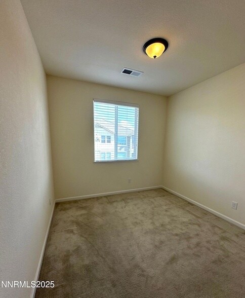 Building Photo - 7115 Diversey Dr