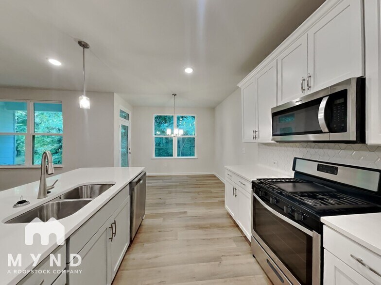 Building Photo - 757 Riverwood Pass