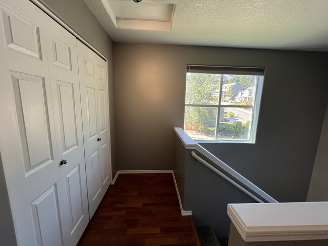 Building Photo - 13065 SW Seca Ct