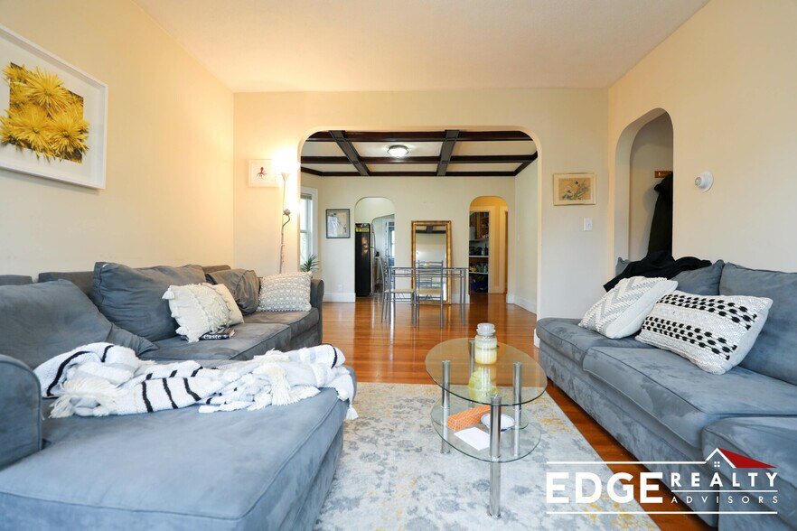 Building Photo - 39 Nottinghill Rd