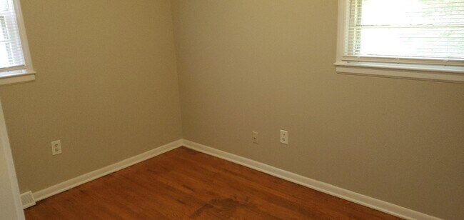 Building Photo - 3 bd, 2 ba house N cental Columbia, near V...