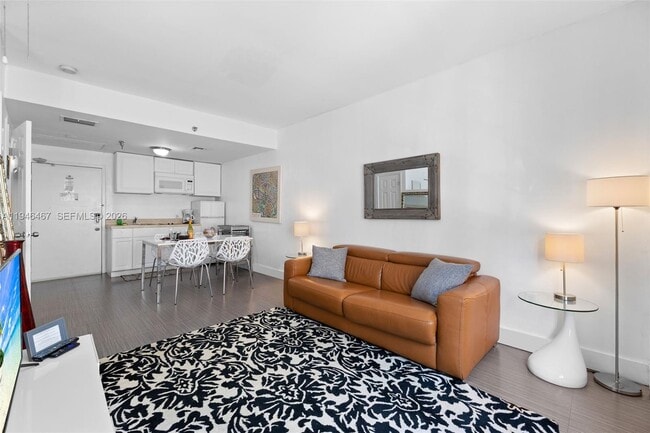 Building Photo - 530 Ocean Dr