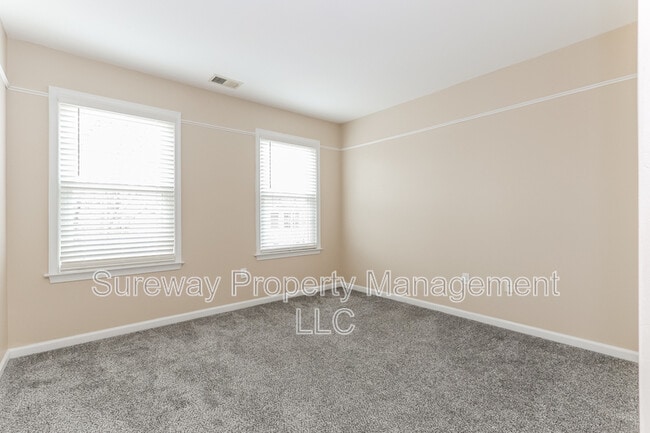 Building Photo - 53 Malsbury St