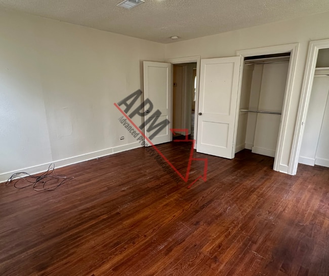 Building Photo - Cute 2 bed House
