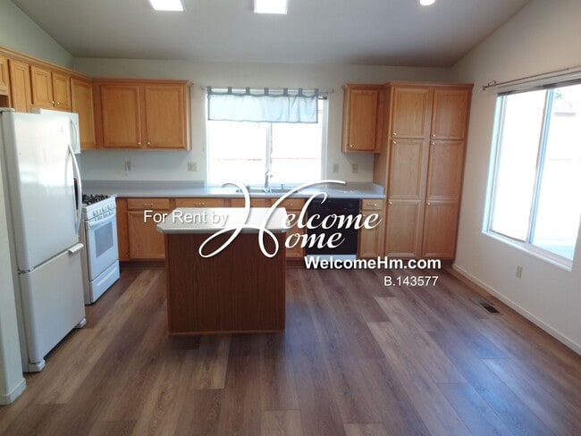 Building Photo - 5375 Twin Creeks Dr