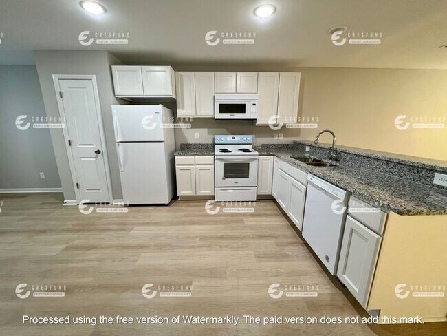 Building Photo - 2 bedroom, 2.5 Bath - Ready For Move In To...