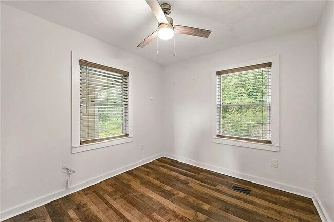 Building Photo - Charming 3BR House in Atlanta