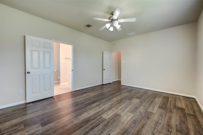 Building Photo - 7414 Compass Rose Dr
