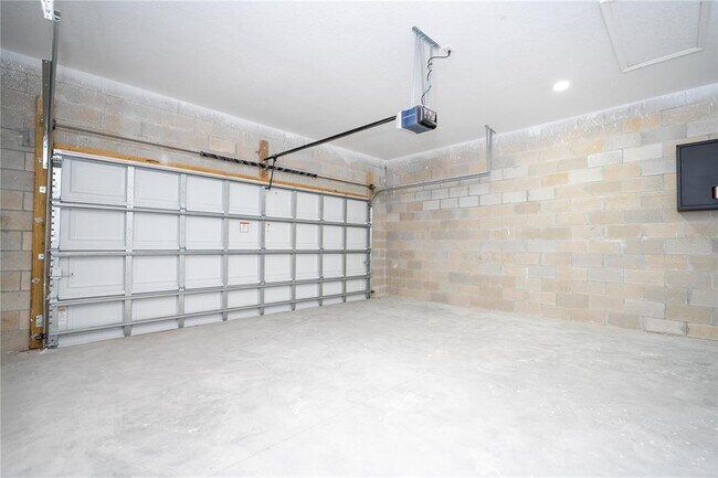 Building Photo - 356 Cherokee Ave