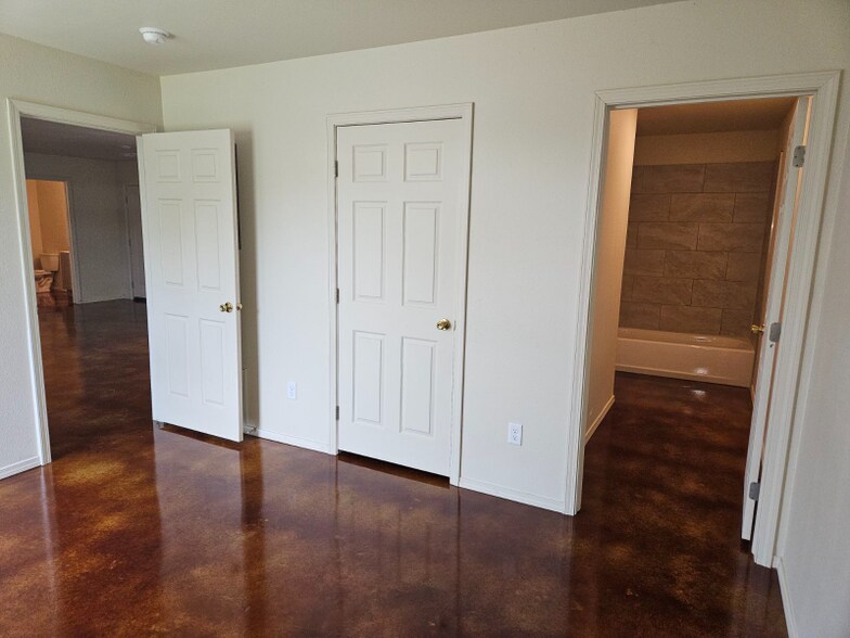 Building Photo - 1902 7th Ave