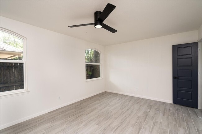 Building Photo - 13155 Pebblewalk Cir S