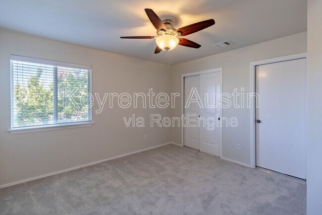 Building Photo - 1704 Sand Hills Dr