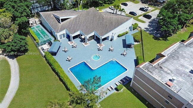 Building Photo - 8350 Sands Point Blvd