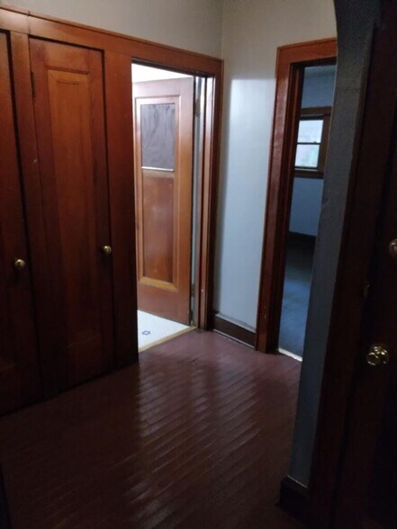 Primary Photo - 3068 N 44th St