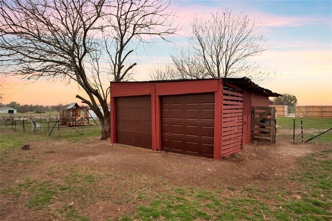 Building Photo - 1870 Co Rd 109