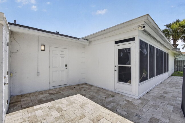 Building Photo - 11760 Inverness Cir