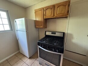 Building Photo - Fouplex unit ready to move in in Castle Hill!