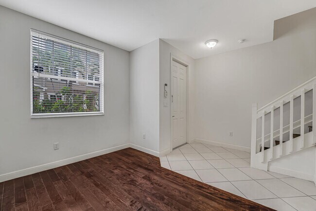 Building Photo - 1727 San Benito Way