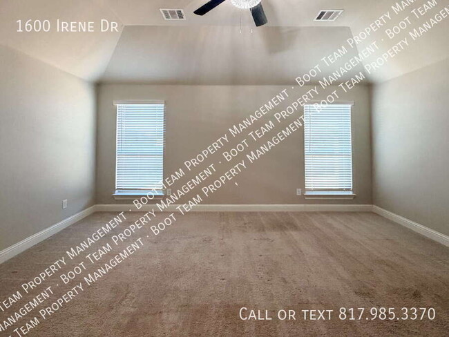 Building Photo - 1600 Irene Dr