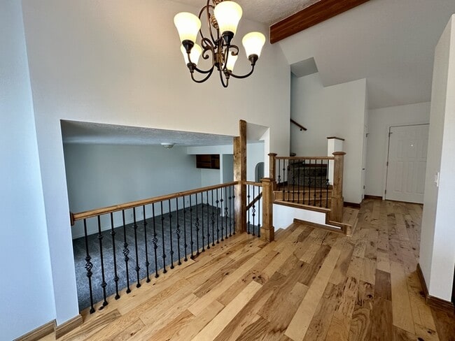 Building Photo - West Jordan