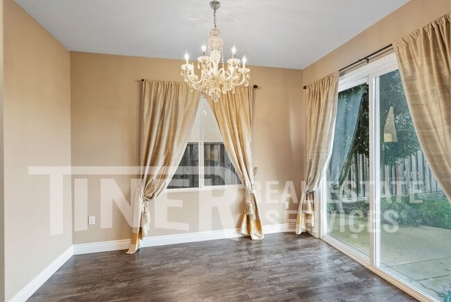 Building Photo - 3576 Hume St