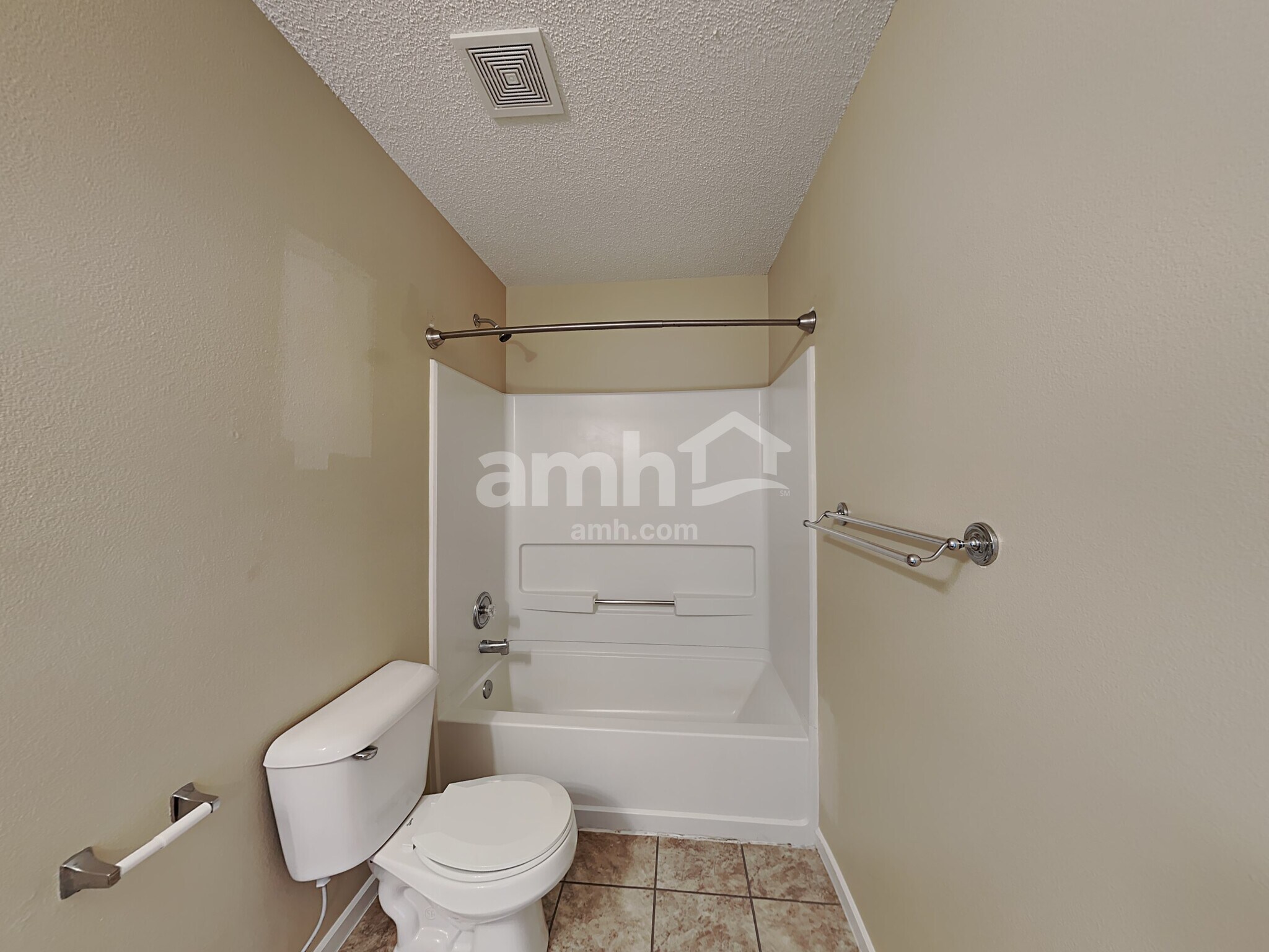 Building Photo - 717 Hickory Pine Dr