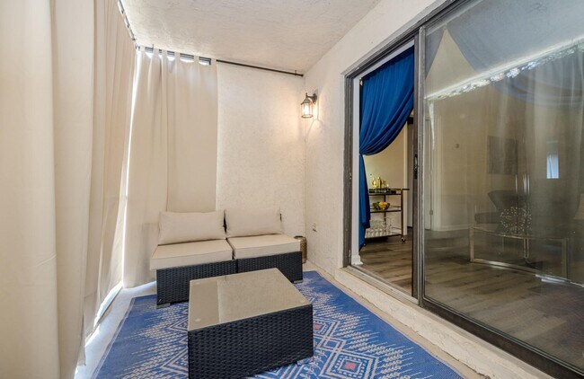 Building Photo - 502 Windsong Cir