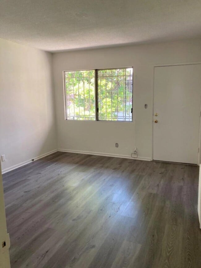 Interior Photo - 1521 Beloit Avenue,