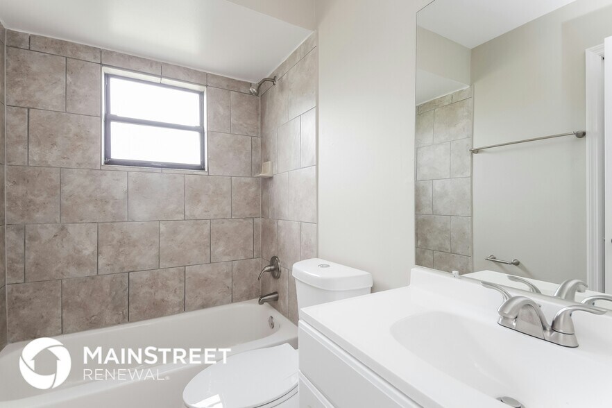 Building Photo - 604 Basingstoke Ct