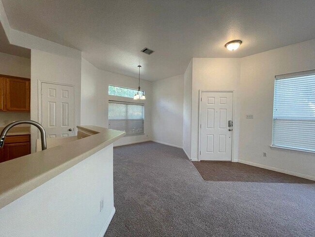 Building Photo - Nice home available in Brookside Subdivision!