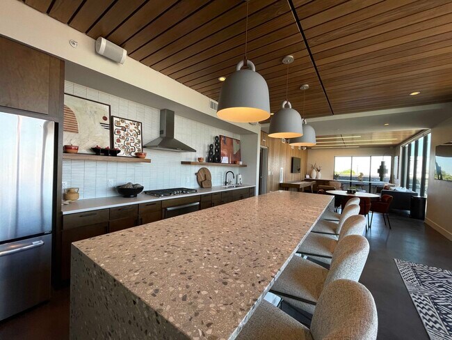 Building Photo - 2501 Troost Ave