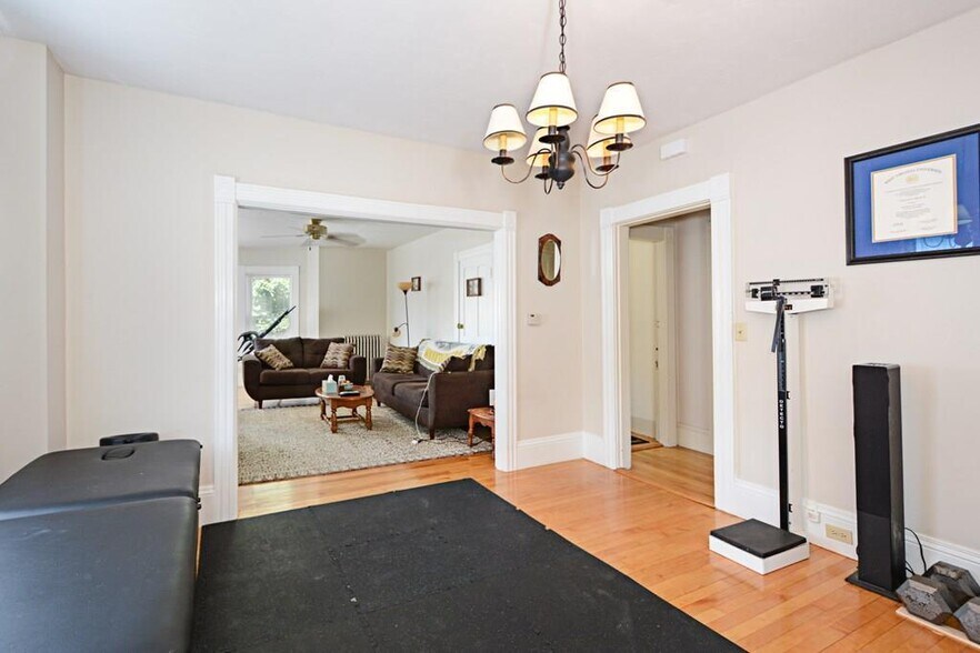 Building Photo - 20 June St