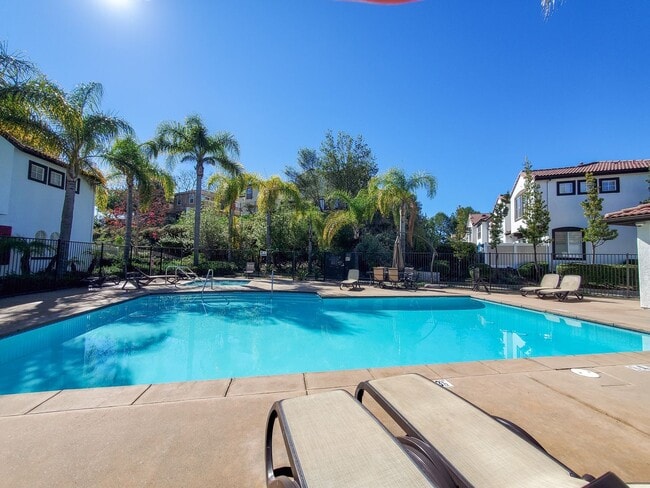 Building Photo - Oceanside Rental Light + Bright 2-Story Oceanside Condo!