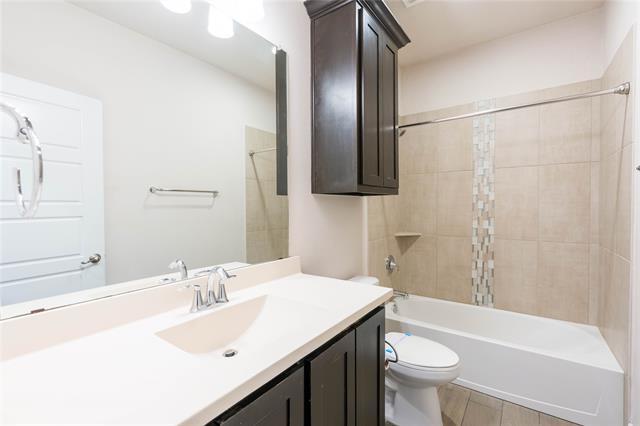 Building Photo - 1008 Peacock Blvd