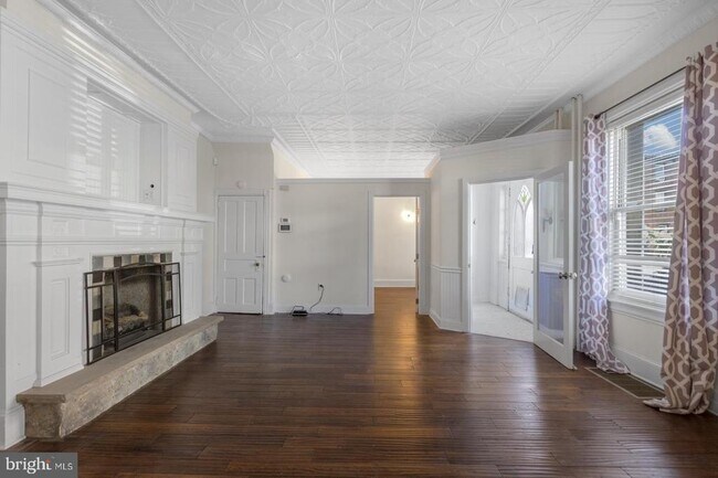 Building Photo - 2053 Christian St