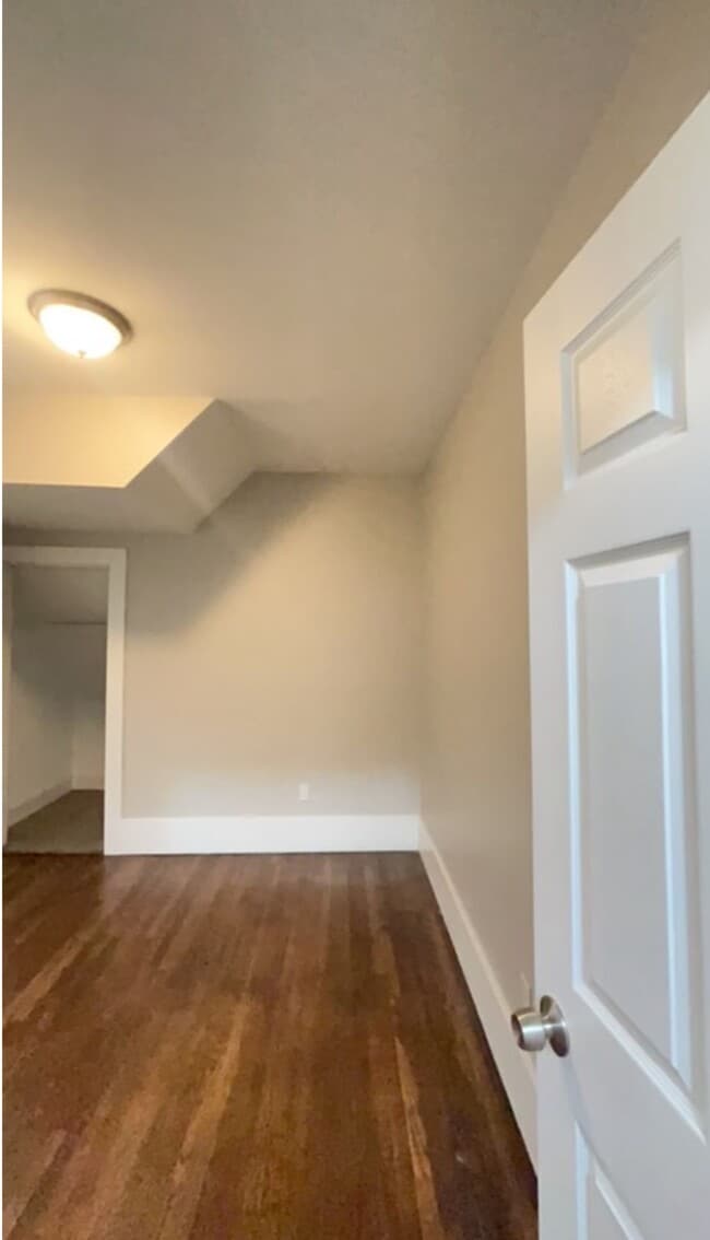 Building Photo - 7426 Dunedin St