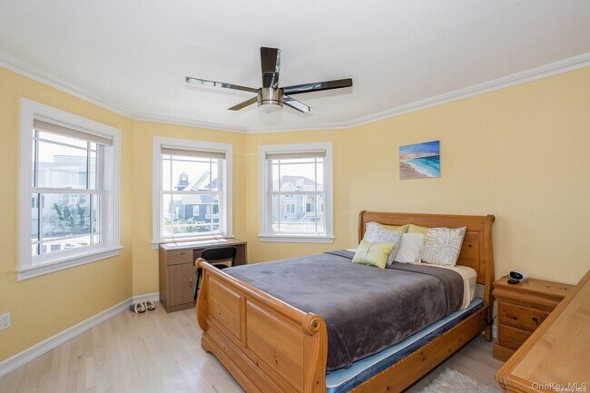 Building Photo - 676 Dune Rd