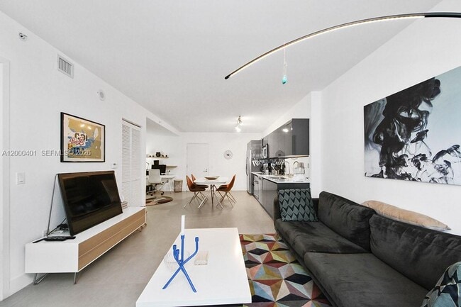 Building Photo - 31 SE 6th St